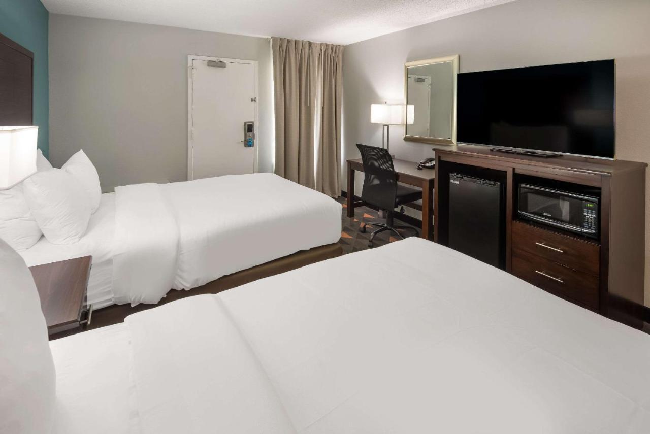 Hotel Clarion Pointe Indianapolis Northeast Castleton