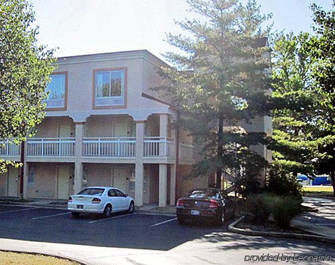 Clarion Pointe Indianapolis Northeast Hotel Castleton