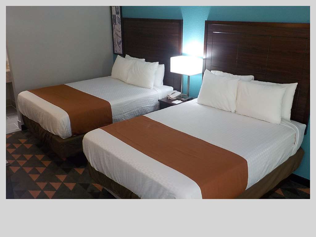 Hotel Clarion Pointe Indianapolis Northeast 3*