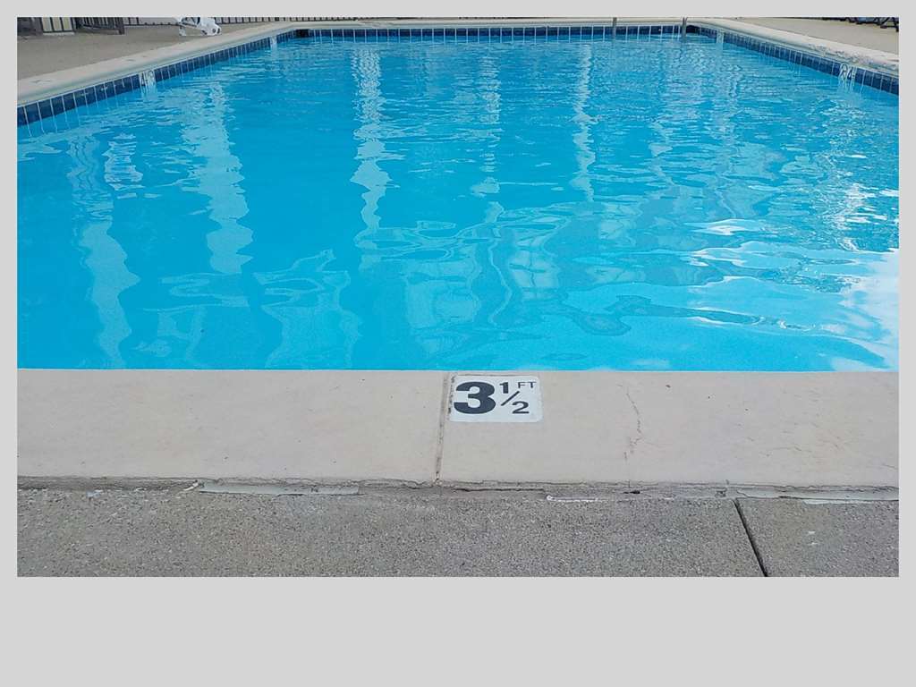 Clarion Pointe Indianapolis Northeast 3* Castleton