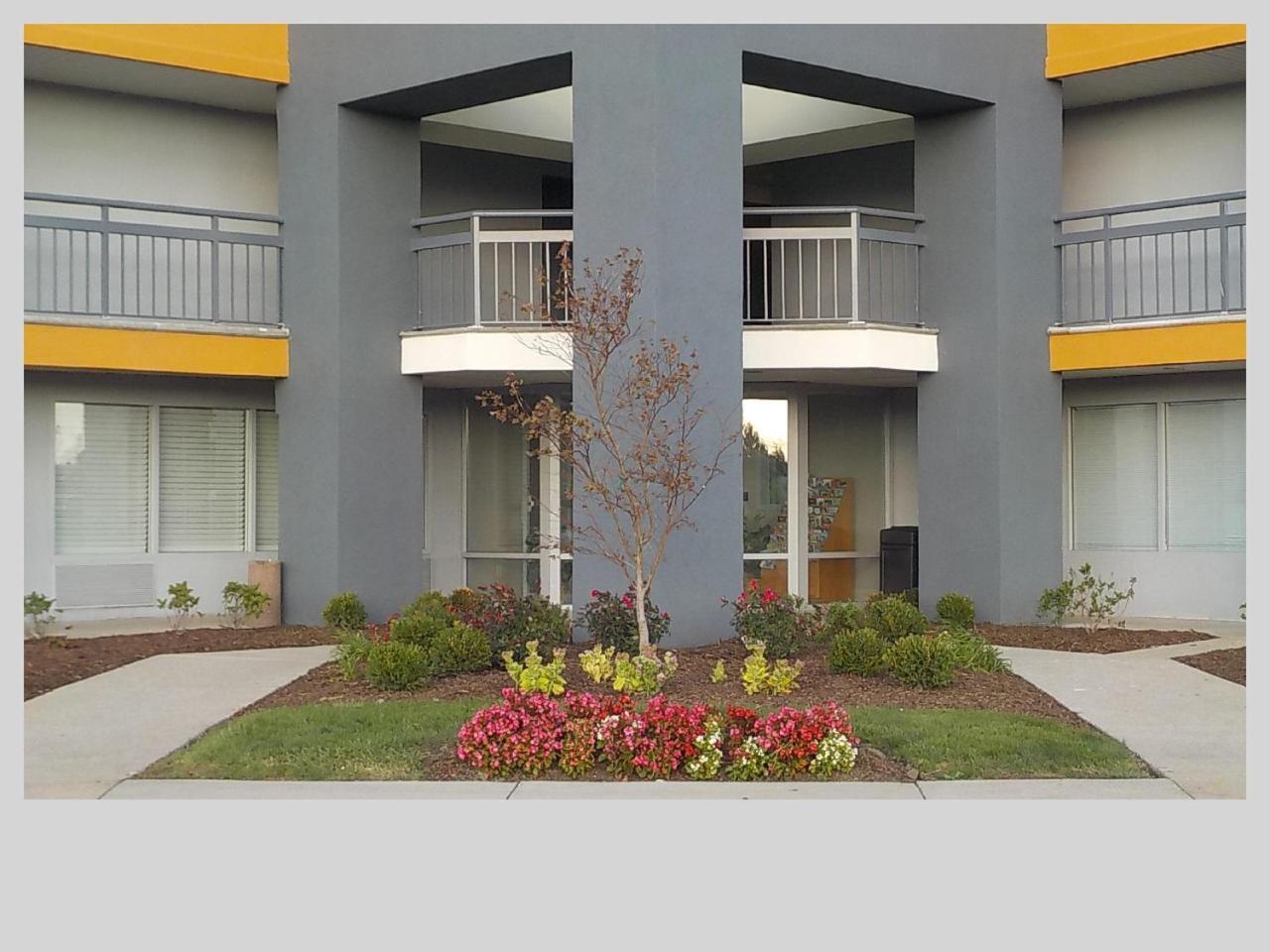 Clarion Pointe Indianapolis Northeast Hotel