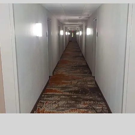 Clarion Pointe Indianapolis Northeast 