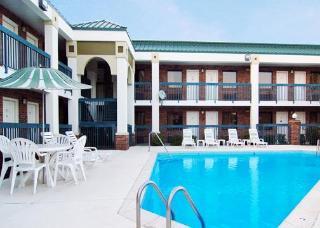 Clarion Pointe Indianapolis Northeast 3*