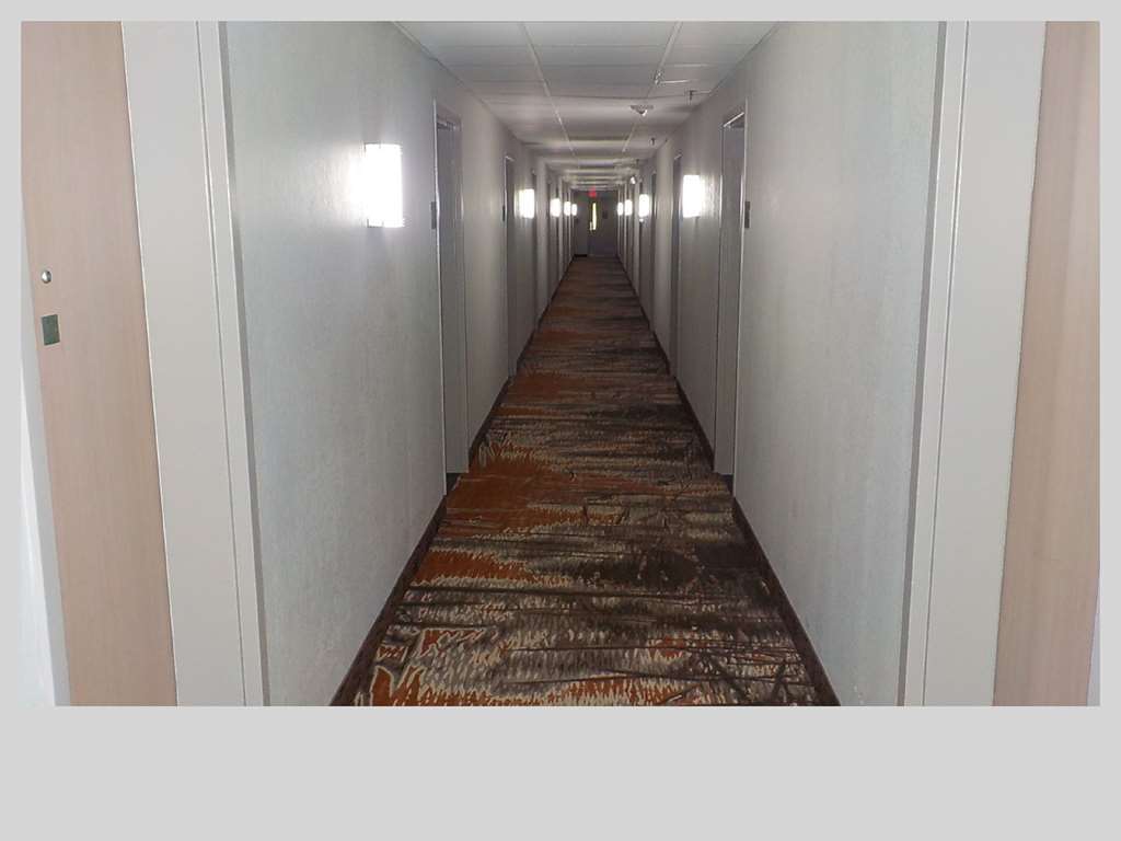 Clarion Pointe Indianapolis Northeast Castleton